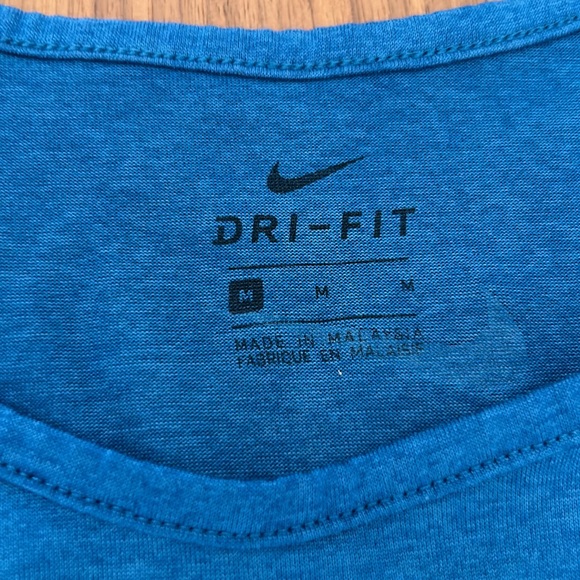 2 women’s tank tops - Picture 8 of 9